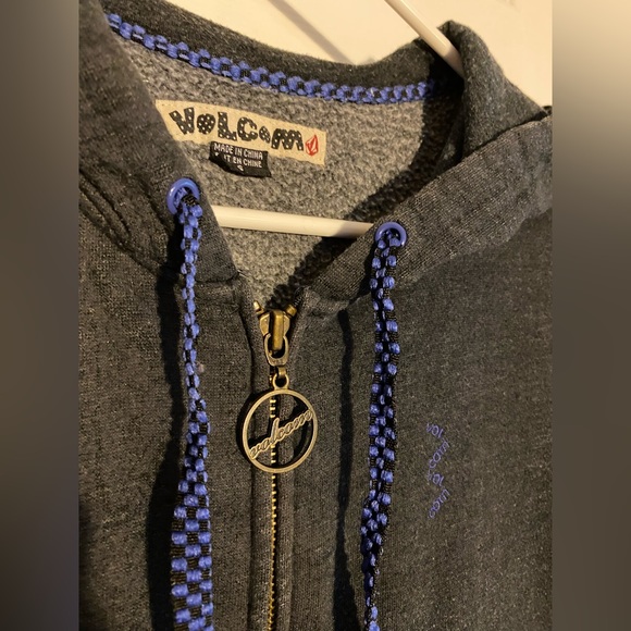 Volcom Long Hoodie - Picture 1 of 7